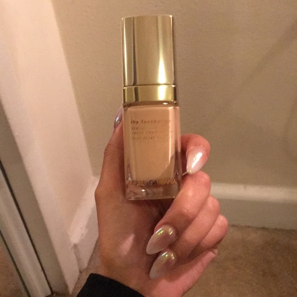 Dolce & Gabbana Other - Dolce & Gabbana perfect luminous foundation 100 NG